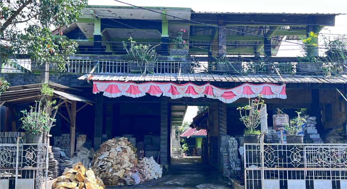 Depo Batu Alam di Tasikmalaya