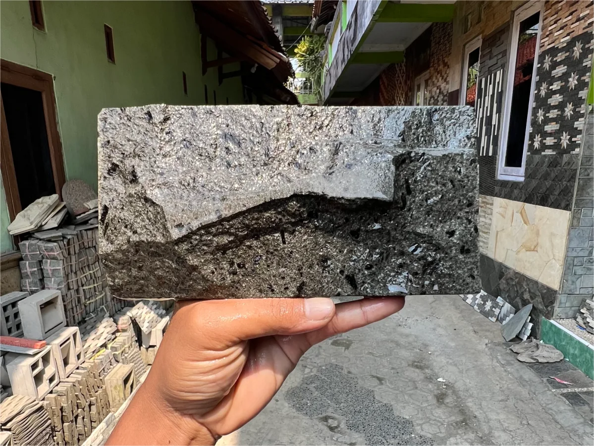 Andesit Rata Alam (RTA) Bintik Hitam 10x20