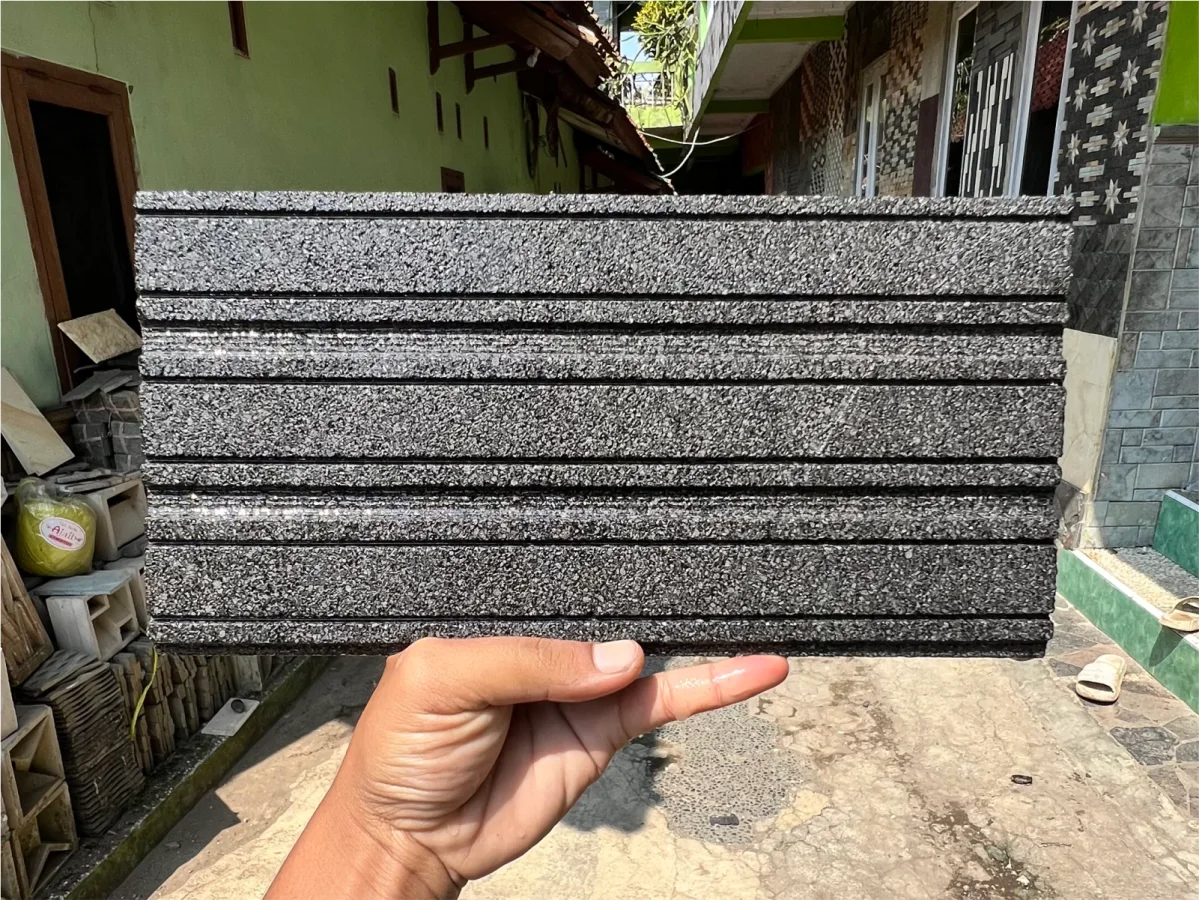 Candi Minimalis Simetris untuk fasad, pagar, pilar, teras, dan dinding aksen rumah.