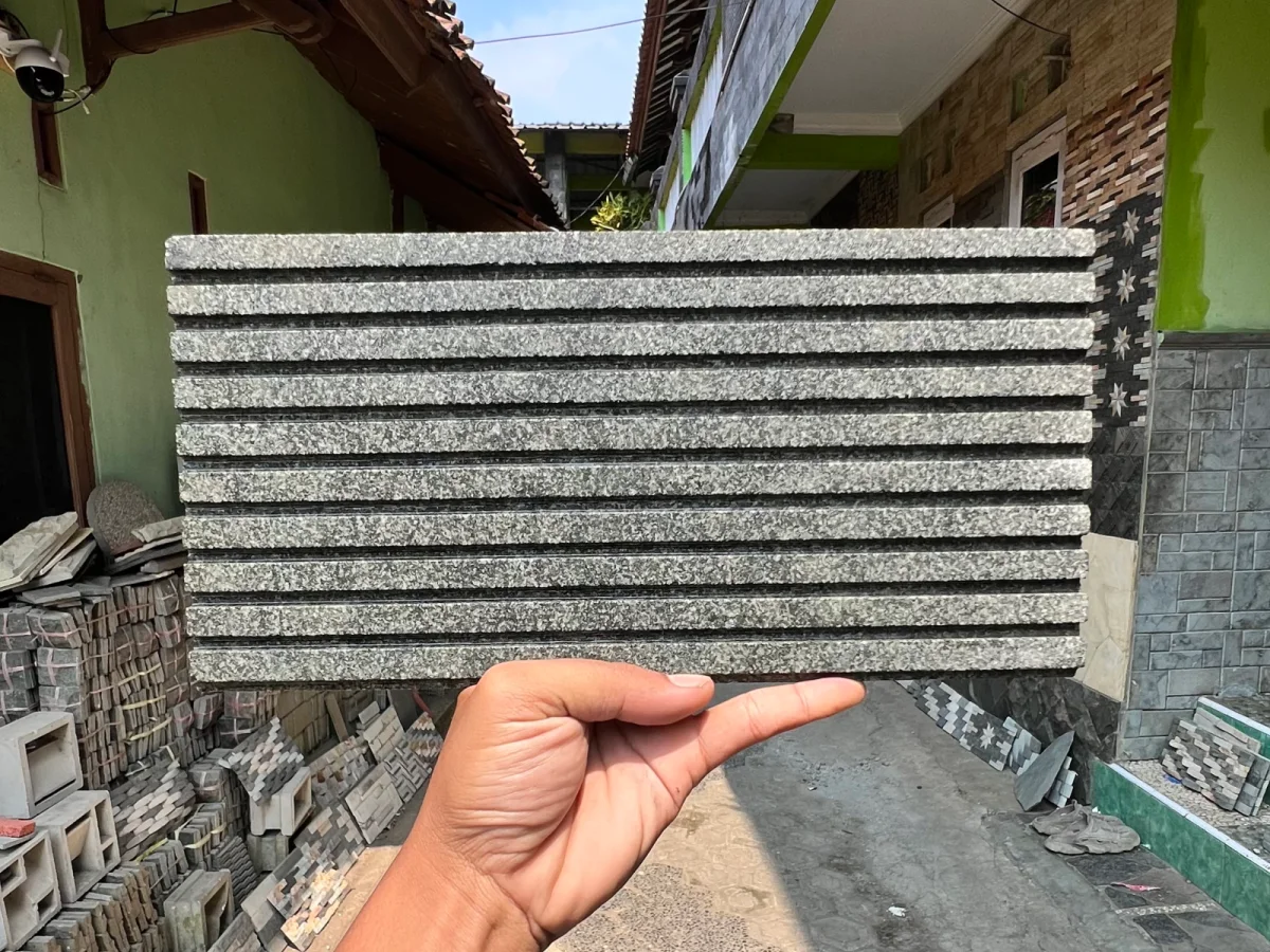 Andesit Motif Salur Lurus