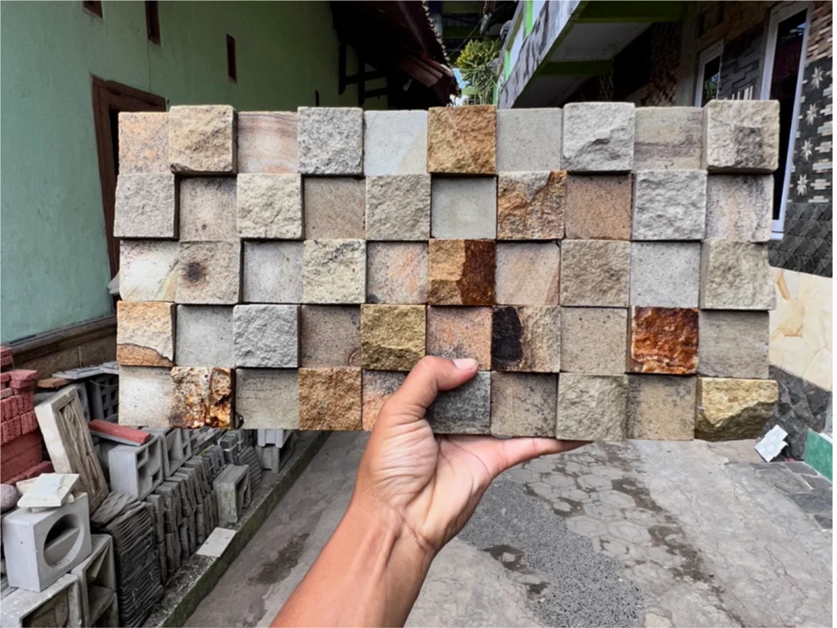 Mozaik Palimanan Kotak 3D untuk fasad, pagar, pilar, dan dinding aksen rumah.