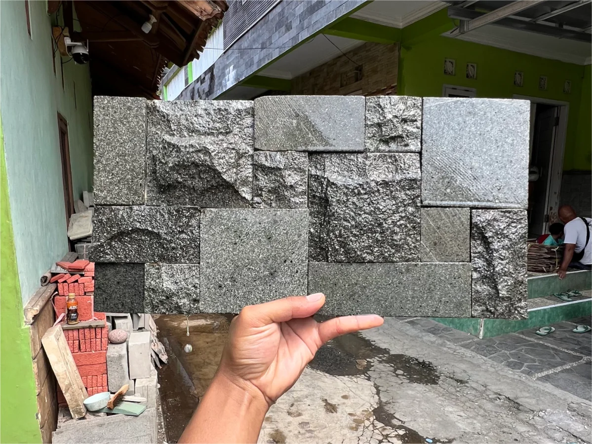 Wall Cladding Andesit Kombinasi Kotak Rustic