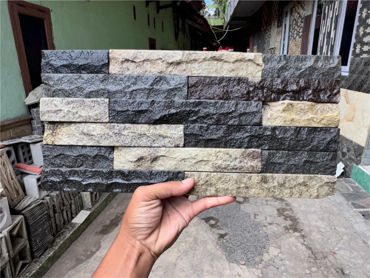 Mozaik Andesit Palimanan Susun Sirih Relief untuk fasad, pagar, pilar, dan dinding aksen rumah.